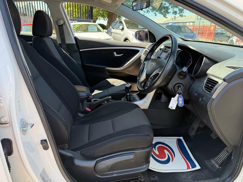 Hyundai I30 1.6 Crdi Style Euro 5 Silver #19