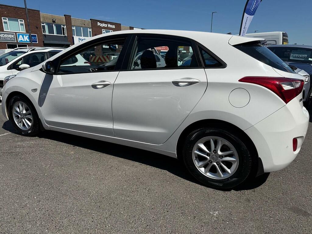 Hyundai I30 1.4 Active Hatchback Euro 5 100 White #5