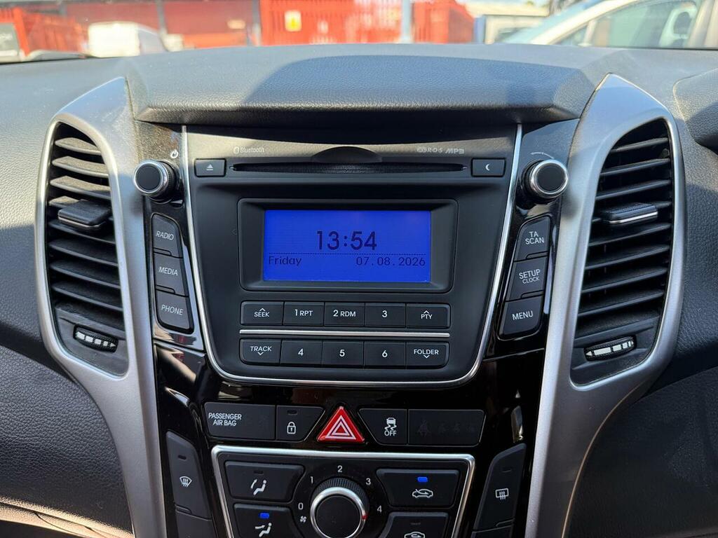 Hyundai I30 1.6 Crdi Style Euro 5 Silver #24