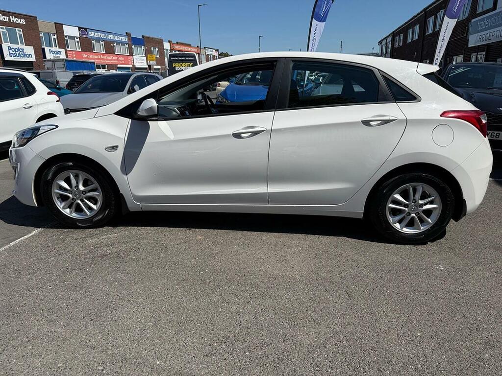 Hyundai I30 1.4 Active Hatchback Euro 5 100 White #6