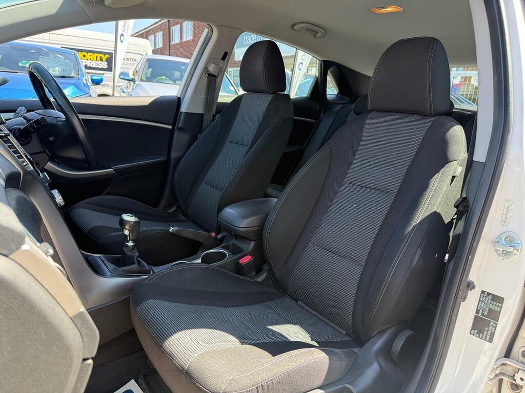 Hyundai I30 1.6 Crdi Style Euro 5 Silver #34