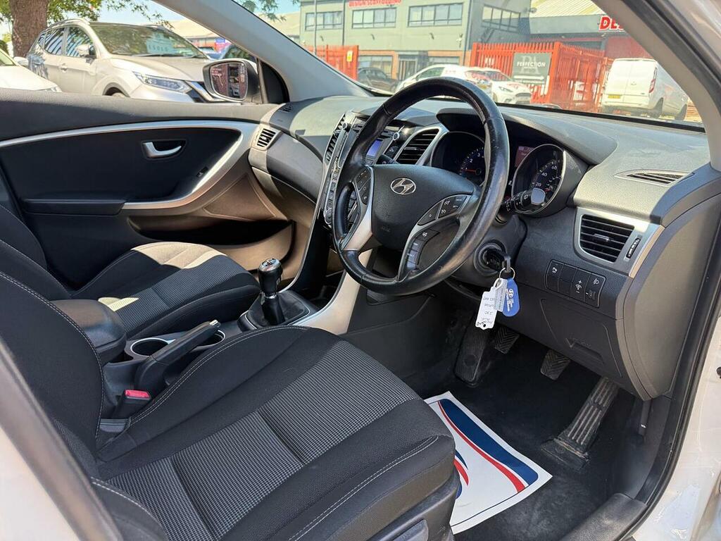 Hyundai I30 1.6 Crdi Style Euro 5 Silver #18