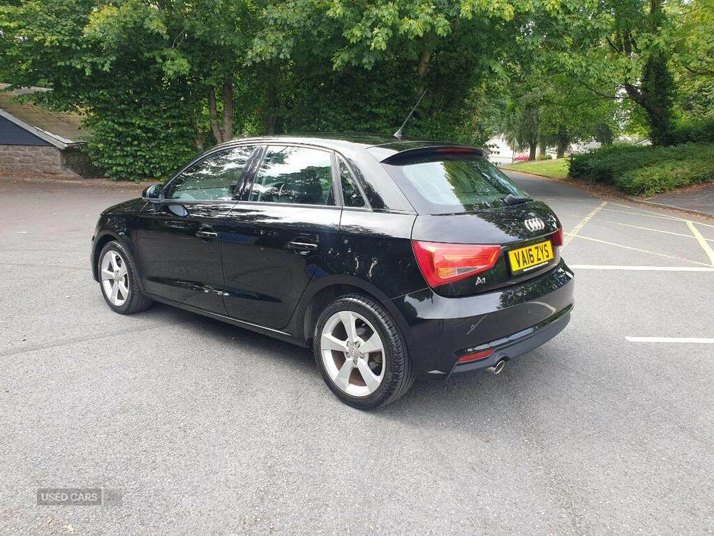 Audi A1 1.6 Tdi Sport Black #2