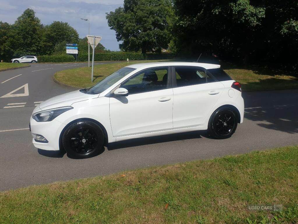 Hyundai I20 1.2 Se White #2