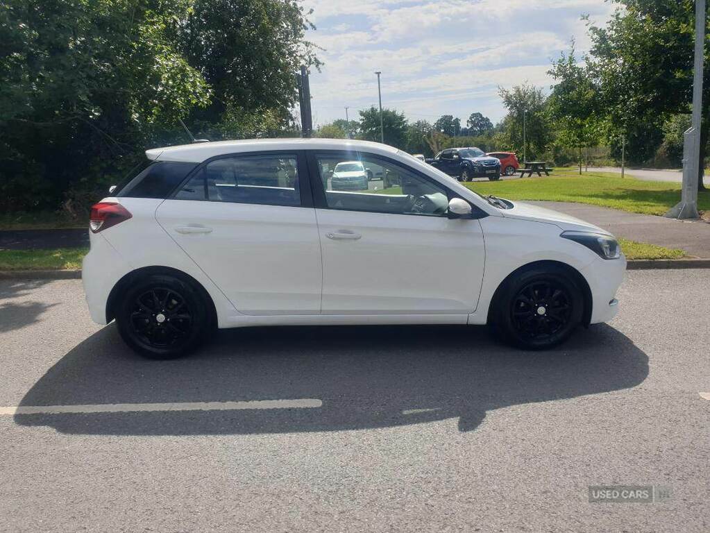 Hyundai I20 1.2 Se White #6