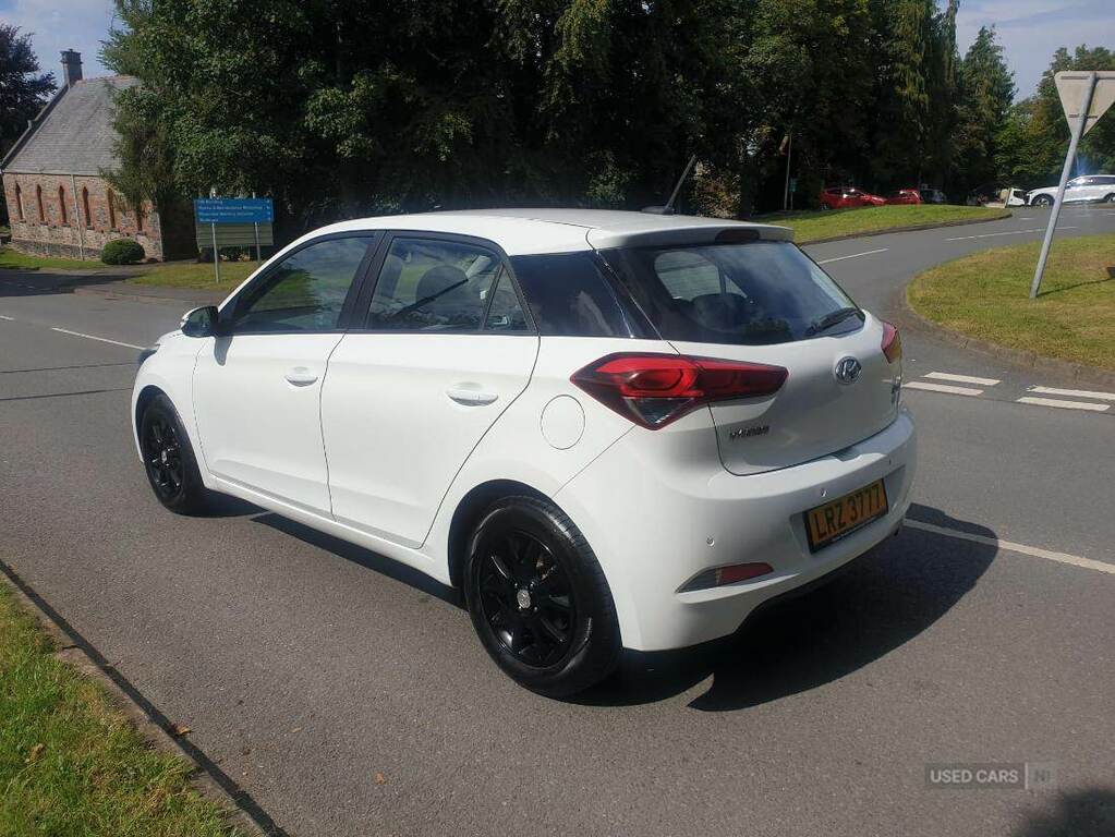 Hyundai I20 1.2 Se White #3