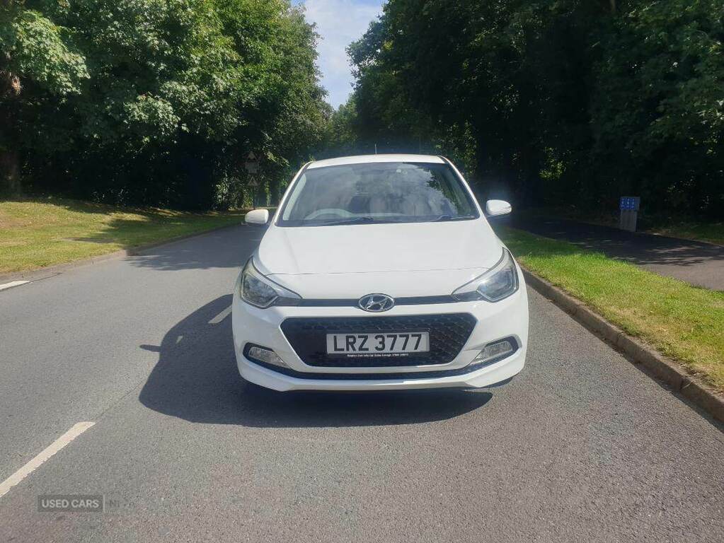 Hyundai I20 1.2 Se White #4