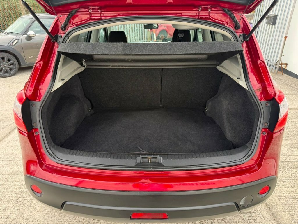 Nissan Qashqai Hatchback Beige #5