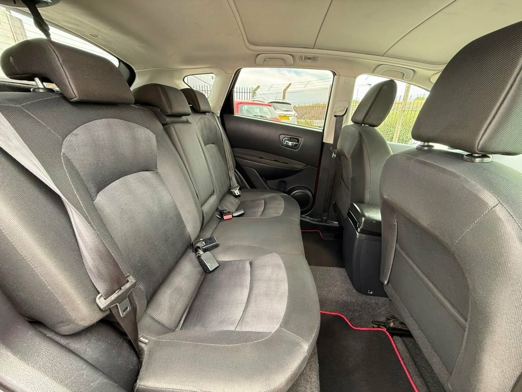 Nissan Qashqai Hatchback Beige #12