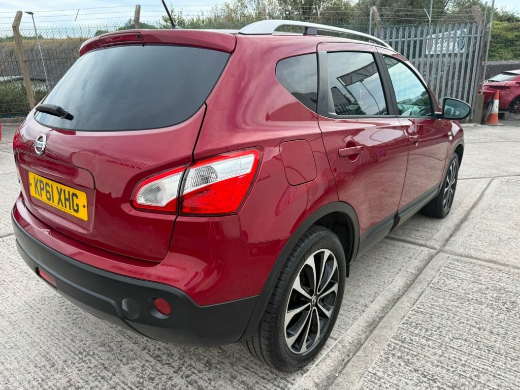 Nissan Qashqai Hatchback Beige #8