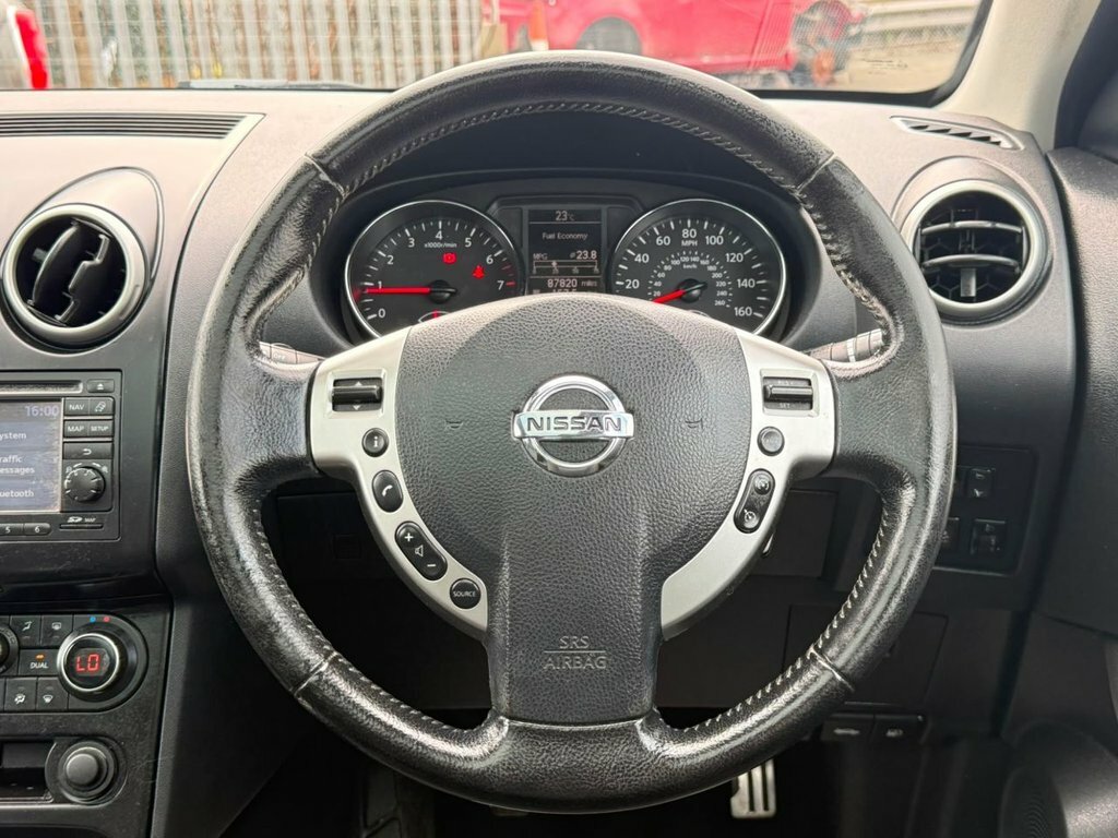 Nissan Qashqai Hatchback Beige #22