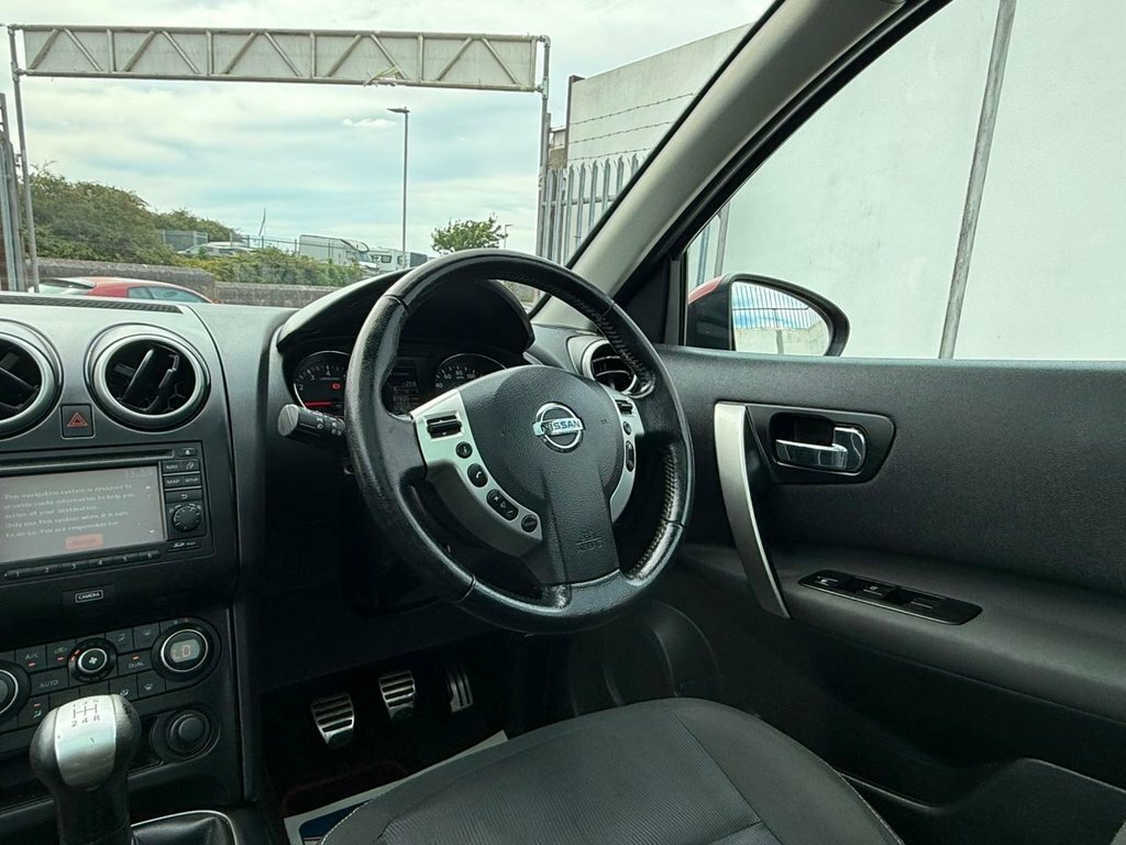 Nissan Qashqai Hatchback Beige #39