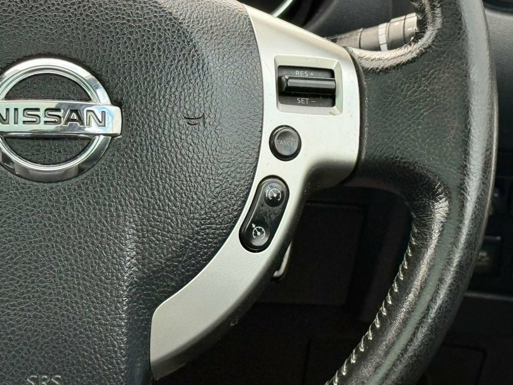Nissan Qashqai Hatchback Beige #24