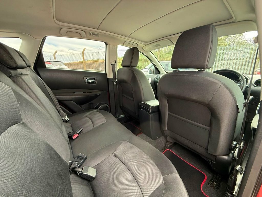 Nissan Qashqai Hatchback Beige #14