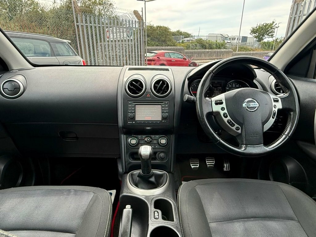 Nissan Qashqai Hatchback Beige #21