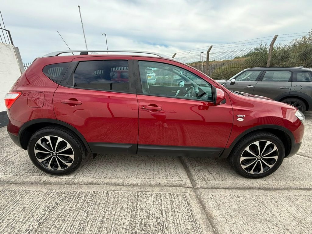 Nissan Qashqai Hatchback Beige #9