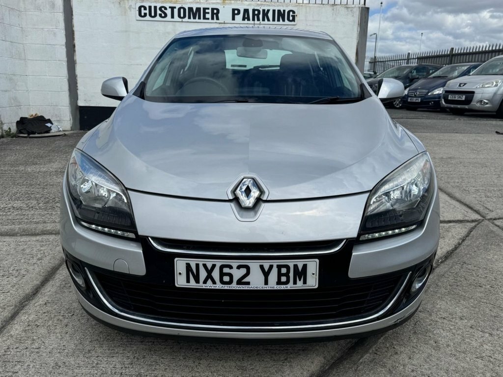 Renault Megane 1.6 16V Dynamique Tomtom Sport Tourer Euro 5 White #11