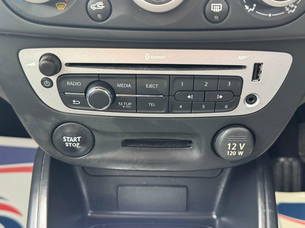 Renault Megane 1.6 16V Dynamique Tomtom Sport Tourer Euro 5 White #28