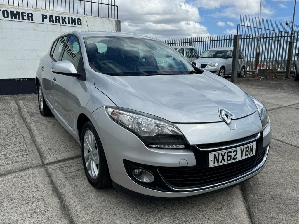 Renault Megane 1.6 16V Dynamique Tomtom Sport Tourer Euro 5 White #10