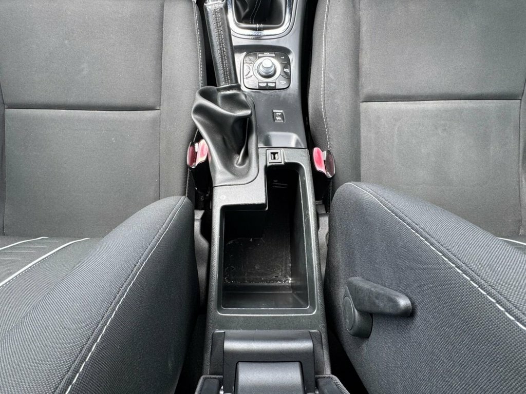 Renault Megane 1.6 16V Dynamique Tomtom Sport Tourer Euro 5 White #23