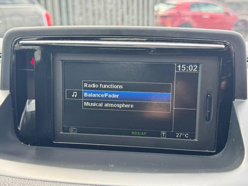 Renault Megane 1.6 16V Dynamique Tomtom Sport Tourer Euro 5 White #43