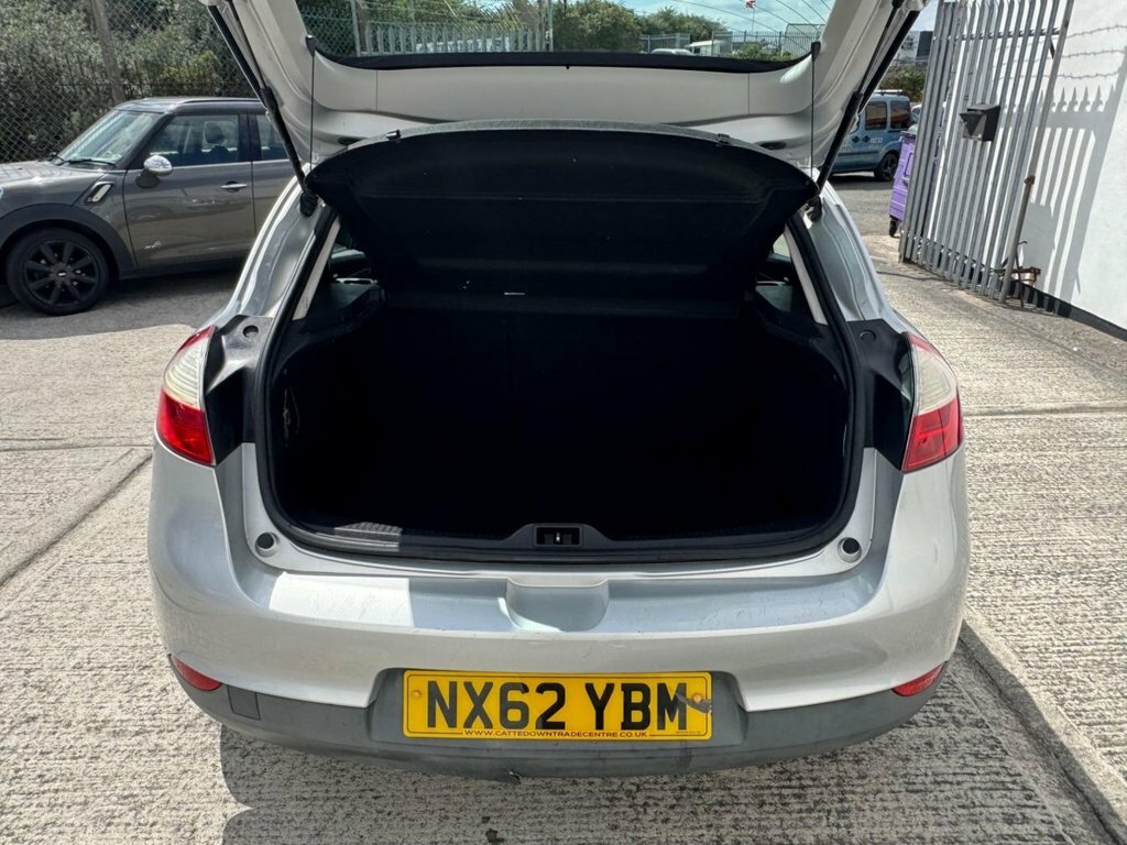 Renault Megane 1.6L Dynamique Tomtom Silver #5