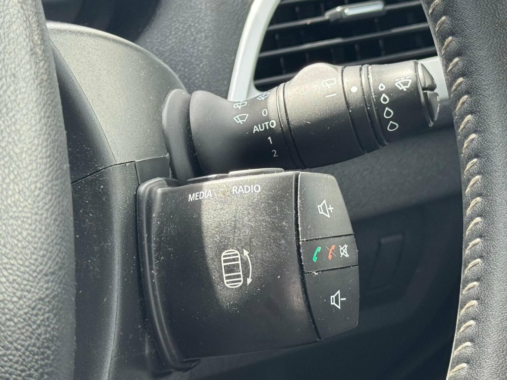 Renault Megane 1.6 16V Dynamique Tomtom Sport Tourer Euro 5 White #32