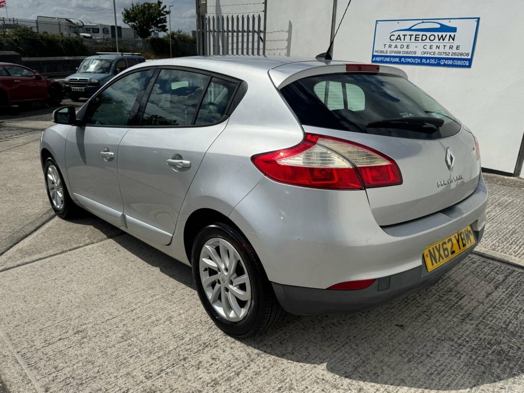 Renault Megane 1.6L Dynamique Tomtom Silver #3