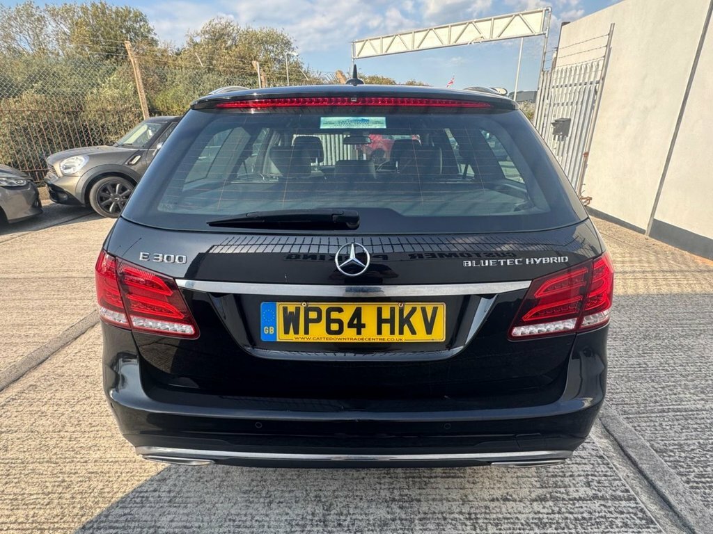 Mercedes-Benz E Class 2.1L Amg Line Black #4