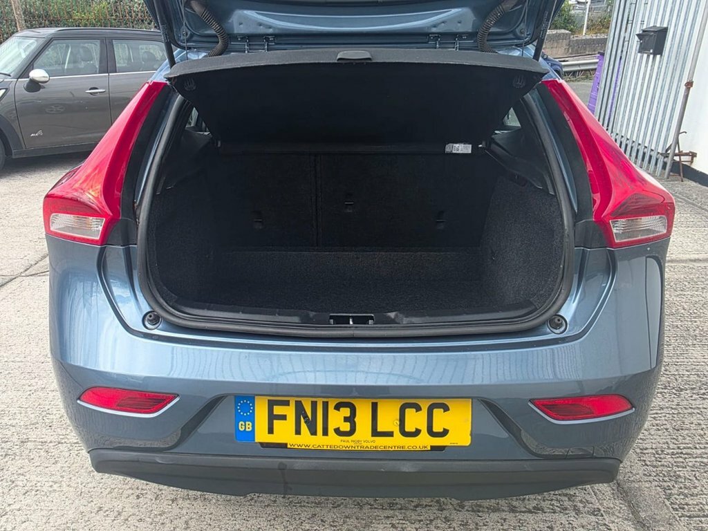 Volvo V40 1.6L Se Blue #5