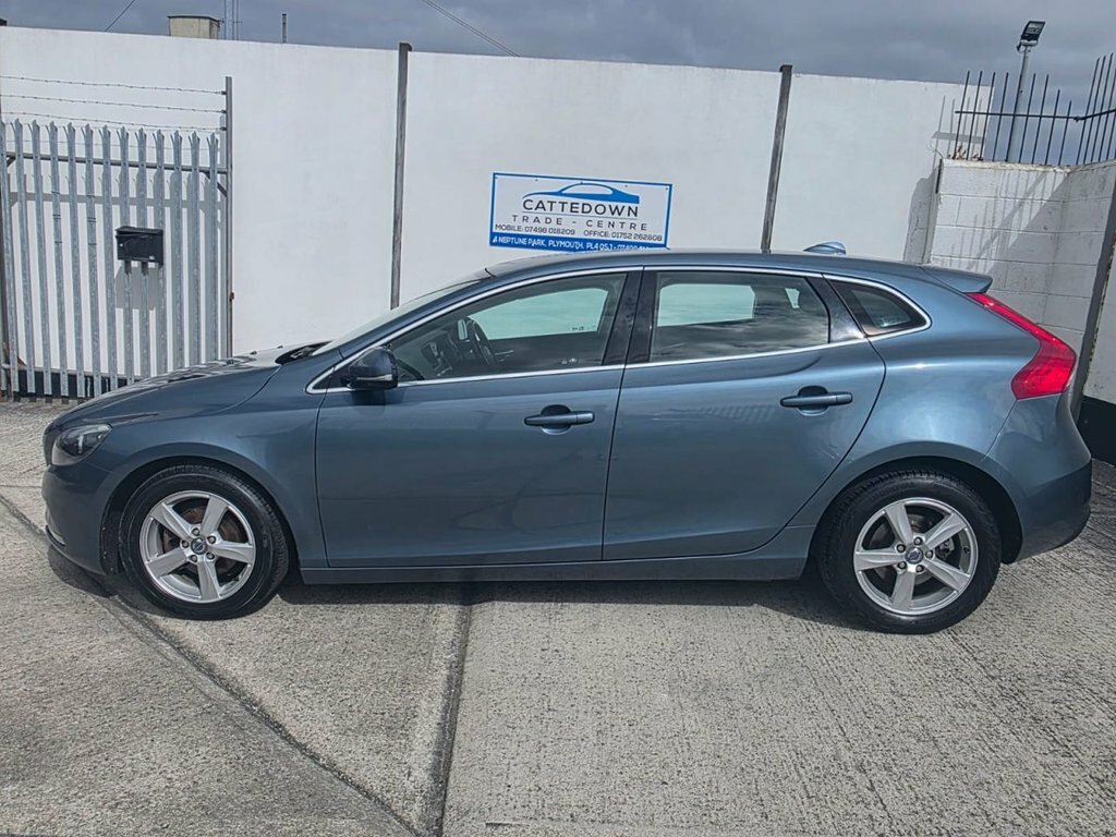 Volvo V40 1.6L Se Blue #2
