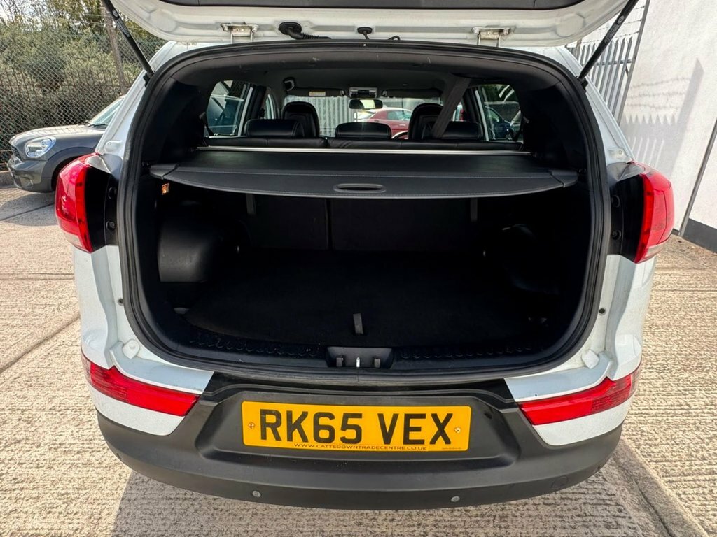 Kia Sportage 1.6L Axis Edition White #5