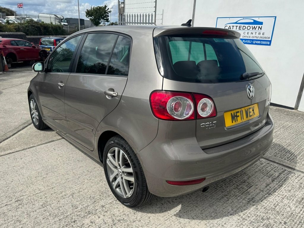 Volkswagen Golf Plus Plus Hatchback Red #3