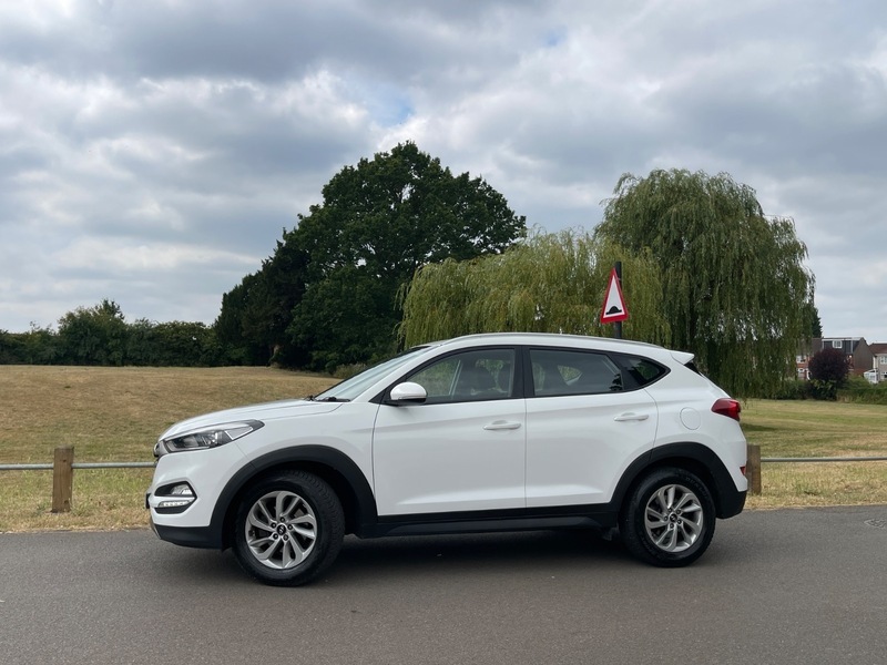 Hyundai Tucson Crdi Se Blue Drive White #6