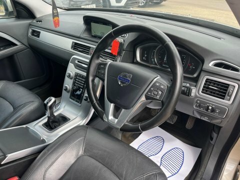 Volvo V70 D5 215 Se Nav Geartronic Red #9