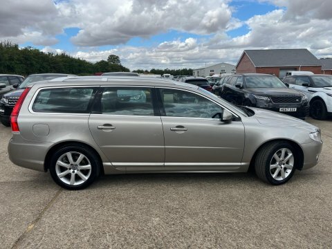 Volvo V70 D5 215 Se Nav Geartronic Red #7