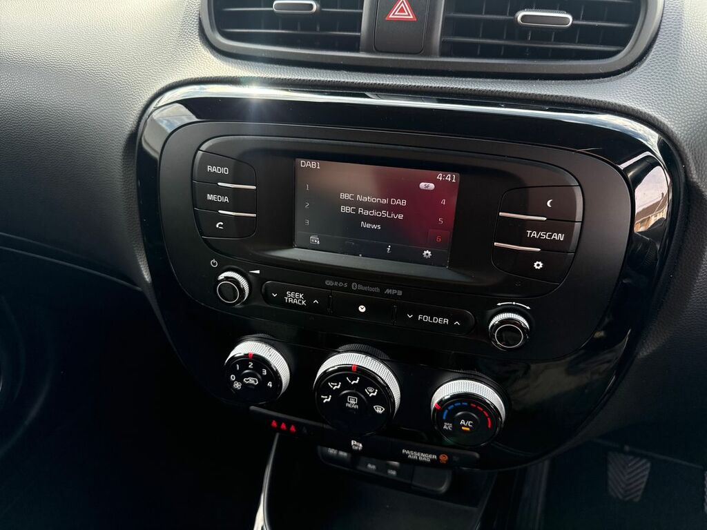 Kia Soul 1.6 Crdi Connect Plus Euro 6 Black #17