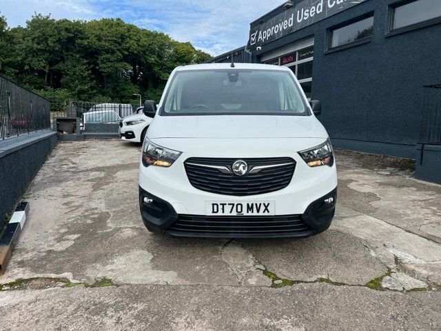 Vauxhall Combo 2021 1.5 Turbo D 2300 Edition Panel Van White #2