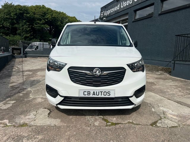 Vauxhall Combo 2020 1.5 Turbo D 2300 Sportive Panel Van Diese DN70CMV White #2