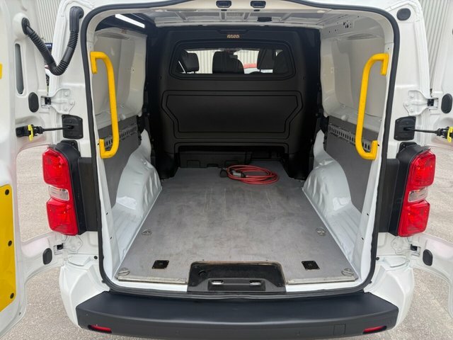 Vauxhall Vivaro 3100 75Kwh Elite Crew Van Double Cab White #6
