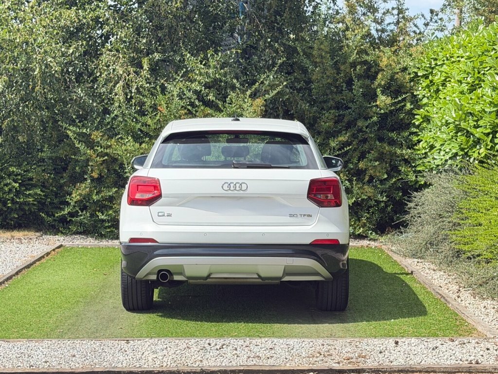Audi Q2 1L Sport White #5