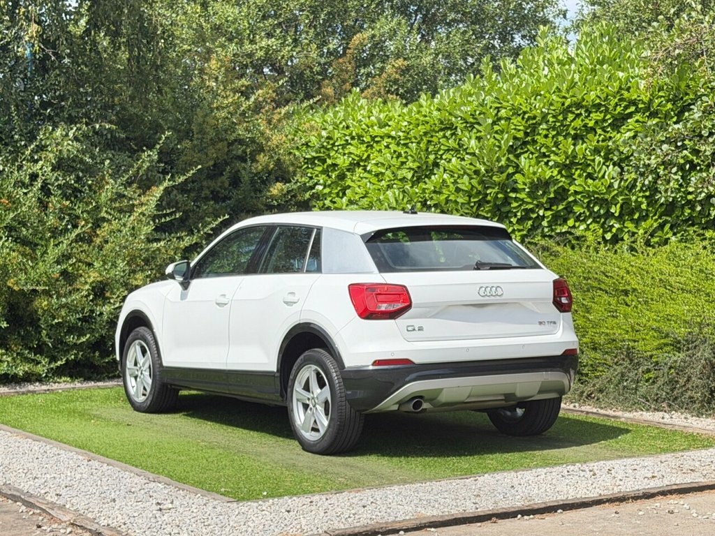 Audi Q2 1L Sport White #4