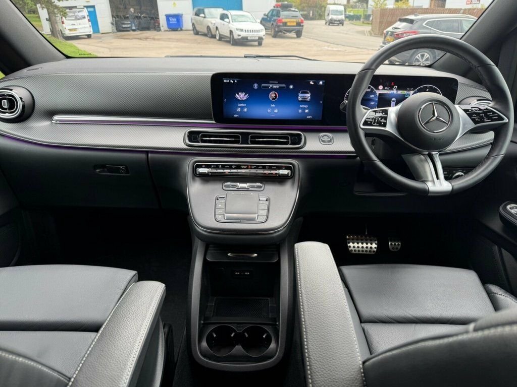 Mercedes-Benz V Class 2L Premium Black #3