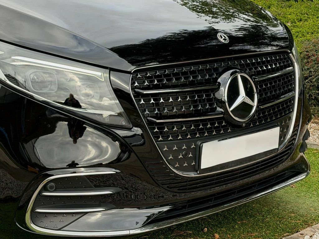 Mercedes-Benz V Class V220 D Amg Line 9G-tronic Extra Long Black #31