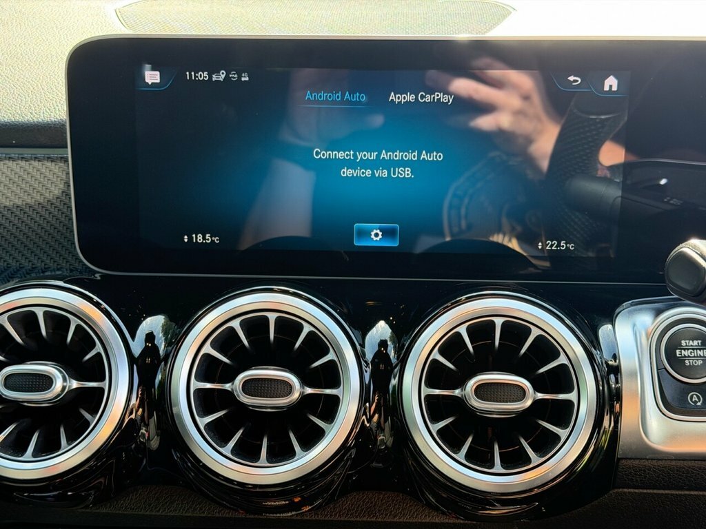 Mercedes-Benz GLB Class 200 Amg Line Premium 7G-tronic Estate Red #30
