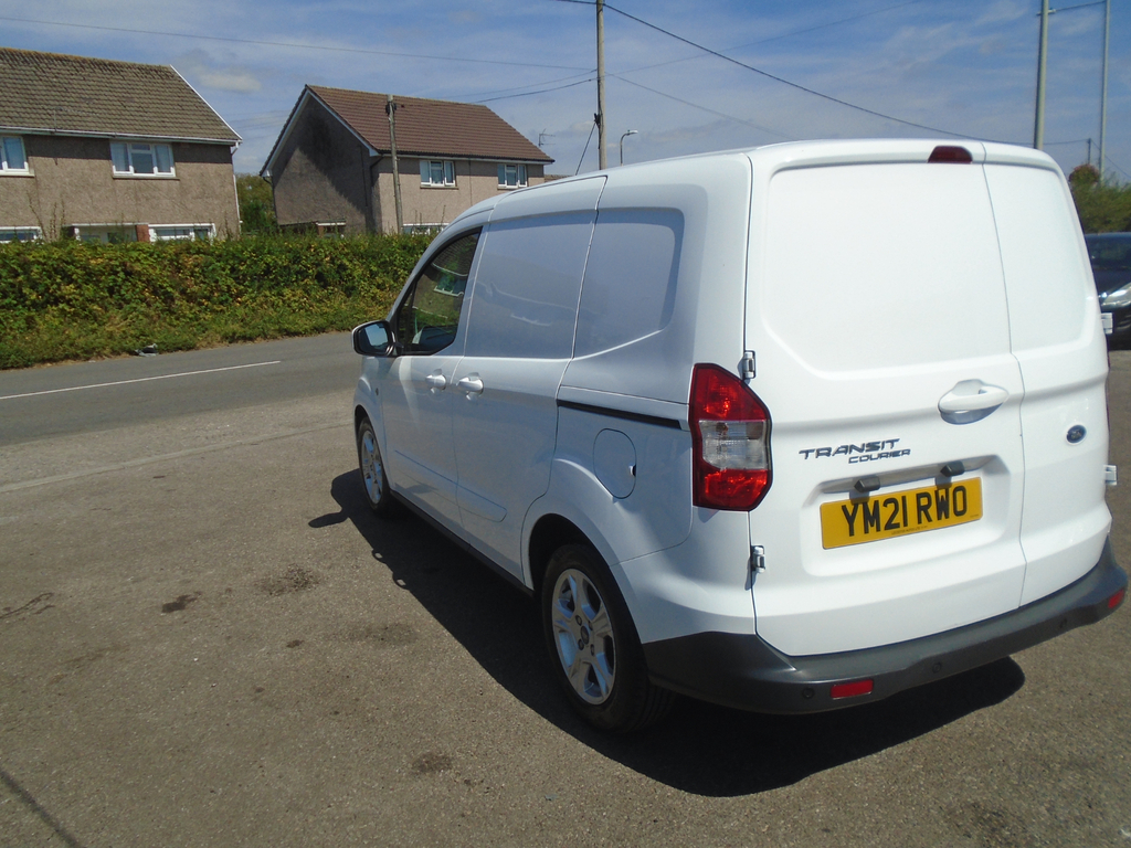 Ford Transit Courier Limited White #6