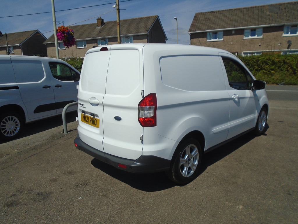 Ford Transit Courier Limited White #4