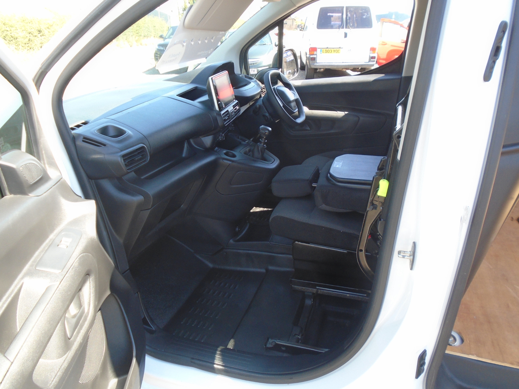 Peugeot Partner 1000 1.5 Bluehdi 100 Professional Premium Van White #14