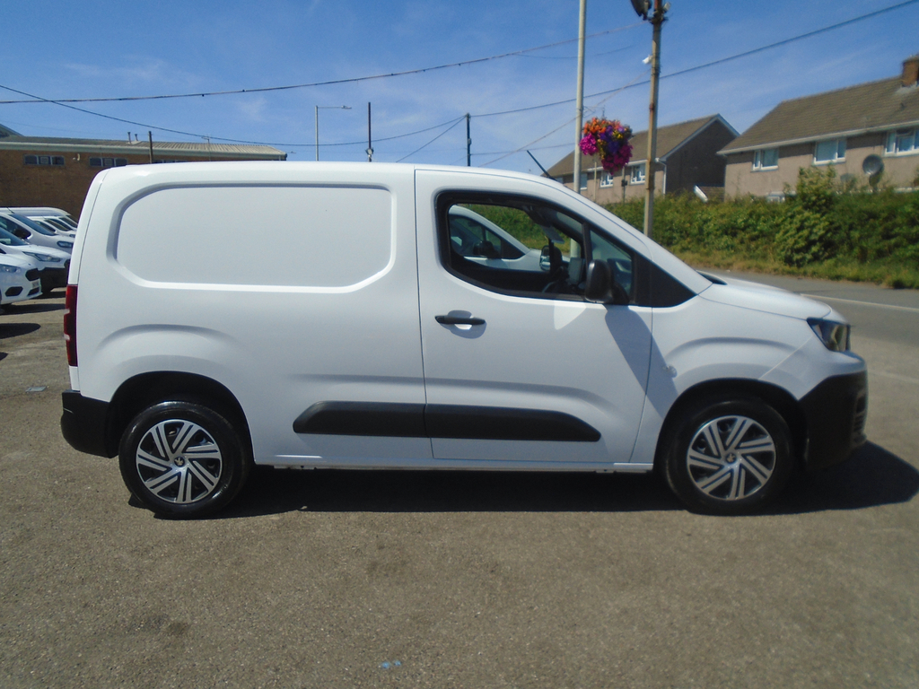 Peugeot Partner Bluehdi Professional Premium Plus L1  #2
