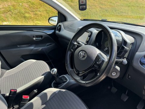 Toyota Aygo X -Plore Vvt-i Black #6